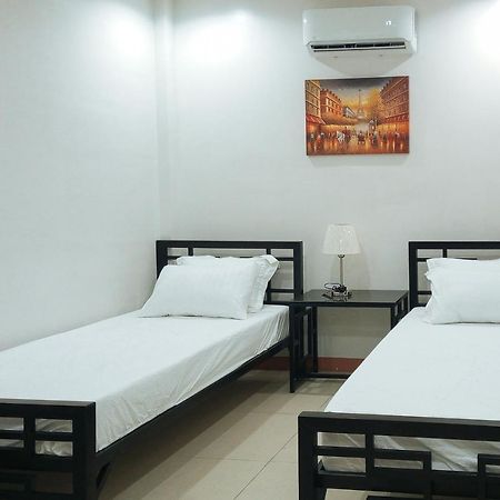 Kris And Frans Inn Davao Exterior photo
